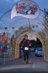 BIB: 5244
                            <button type="button" onclick="openModal(21781214)" class="btn btn-primary btn-sm float-right btn-popup" data-toggle="modal" data-target=".modal-high-quality">
                        <i class="fas fa-shopping-cart"></i> Add to Cart
                    </button>
                                            <button type="button" onclick="isThisMe(21781214, true)" class="btn btn-success btn-sm float-right btn-popup btn-isme hidden" data-toggle="tooltip" data-placement="bottom" title="นี่คือรูปของคุณใช่ไหม คลิกที่นี่เพื่อเอาเข้าอัลบั้ม">
                        <i class="fas fa-plus"></i> Add to album
                    </button>
                    <button type="button" onclick="isThisMe(21781214, false)" class="btn btn-warning btn-sm float-right btn-popup btn-isnotme hidden">
                        <i class="fas fa-ban"></i> Remove from album
                    </button>