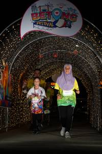 BIB: 2002, 50015
                            <button type="button" onclick="openModal(21777745)" class="btn btn-primary btn-sm float-right btn-popup" data-toggle="modal" data-target=".modal-high-quality">
                        <i class="fas fa-shopping-cart"></i> Add to Cart
                    </button>
                                            <button type="button" onclick="isThisMe(21777745, true)" class="btn btn-success btn-sm float-right btn-popup btn-isme hidden" data-toggle="tooltip" data-placement="bottom" title="นี่คือรูปของคุณใช่ไหม คลิกที่นี่เพื่อเอาเข้าอัลบั้ม">
                        <i class="fas fa-plus"></i> Add to album
                    </button>
                    <button type="button" onclick="isThisMe(21777745, false)" class="btn btn-warning btn-sm float-right btn-popup btn-isnotme hidden">
                        <i class="fas fa-ban"></i> Remove from album
                    </button>