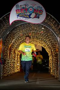 BIB: 50222
                            <button type="button" onclick="openModal(21777917)" class="btn btn-primary btn-sm float-right btn-popup" data-toggle="modal" data-target=".modal-high-quality">
                        <i class="fas fa-shopping-cart"></i> Add to Cart
                    </button>
                                            <button type="button" onclick="isThisMe(21777917, true)" class="btn btn-success btn-sm float-right btn-popup btn-isme hidden" data-toggle="tooltip" data-placement="bottom" title="นี่คือรูปของคุณใช่ไหม คลิกที่นี่เพื่อเอาเข้าอัลบั้ม">
                        <i class="fas fa-plus"></i> Add to album
                    </button>
                    <button type="button" onclick="isThisMe(21777917, false)" class="btn btn-warning btn-sm float-right btn-popup btn-isnotme hidden">
                        <i class="fas fa-ban"></i> Remove from album
                    </button>