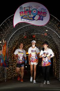 BIB: 30432, 50552, 02263
                            <button type="button" onclick="openModal(21778656)" class="btn btn-primary btn-sm float-right btn-popup" data-toggle="modal" data-target=".modal-high-quality">
                        <i class="fas fa-shopping-cart"></i> Add to Cart
                    </button>
                                            <button type="button" onclick="isThisMe(21778656, true)" class="btn btn-success btn-sm float-right btn-popup btn-isme hidden" data-toggle="tooltip" data-placement="bottom" title="นี่คือรูปของคุณใช่ไหม คลิกที่นี่เพื่อเอาเข้าอัลบั้ม">
                        <i class="fas fa-plus"></i> Add to album
                    </button>
                    <button type="button" onclick="isThisMe(21778656, false)" class="btn btn-warning btn-sm float-right btn-popup btn-isnotme hidden">
                        <i class="fas fa-ban"></i> Remove from album
                    </button>