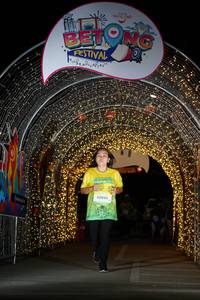 BIB: 60046
                            <button type="button" onclick="openModal(21778930)" class="btn btn-primary btn-sm float-right btn-popup" data-toggle="modal" data-target=".modal-high-quality">
                        <i class="fas fa-shopping-cart"></i> Add to Cart
                    </button>
                                            <button type="button" onclick="isThisMe(21778930, true)" class="btn btn-success btn-sm float-right btn-popup btn-isme hidden" data-toggle="tooltip" data-placement="bottom" title="นี่คือรูปของคุณใช่ไหม คลิกที่นี่เพื่อเอาเข้าอัลบั้ม">
                        <i class="fas fa-plus"></i> Add to album
                    </button>
                    <button type="button" onclick="isThisMe(21778930, false)" class="btn btn-warning btn-sm float-right btn-popup btn-isnotme hidden">
                        <i class="fas fa-ban"></i> Remove from album
                    </button>