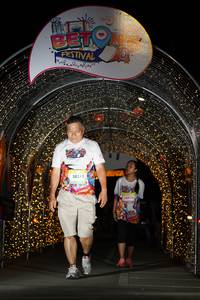 BIB: 50312, 50430
                            <button type="button" onclick="openModal(21778881)" class="btn btn-primary btn-sm float-right btn-popup" data-toggle="modal" data-target=".modal-high-quality">
                        <i class="fas fa-shopping-cart"></i> Add to Cart
                    </button>
                                            <button type="button" onclick="isThisMe(21778881, true)" class="btn btn-success btn-sm float-right btn-popup btn-isme hidden" data-toggle="tooltip" data-placement="bottom" title="นี่คือรูปของคุณใช่ไหม คลิกที่นี่เพื่อเอาเข้าอัลบั้ม">
                        <i class="fas fa-plus"></i> Add to album
                    </button>
                    <button type="button" onclick="isThisMe(21778881, false)" class="btn btn-warning btn-sm float-right btn-popup btn-isnotme hidden">
                        <i class="fas fa-ban"></i> Remove from album
                    </button>