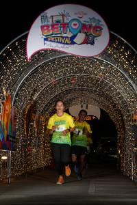 BIB: 50191
                            <button type="button" onclick="openModal(21782116)" class="btn btn-primary btn-sm float-right btn-popup" data-toggle="modal" data-target=".modal-high-quality">
                        <i class="fas fa-shopping-cart"></i> Add to Cart
                    </button>
                                            <button type="button" onclick="isThisMe(21782116, true)" class="btn btn-success btn-sm float-right btn-popup btn-isme hidden" data-toggle="tooltip" data-placement="bottom" title="นี่คือรูปของคุณใช่ไหม คลิกที่นี่เพื่อเอาเข้าอัลบั้ม">
                        <i class="fas fa-plus"></i> Add to album
                    </button>
                    <button type="button" onclick="isThisMe(21782116, false)" class="btn btn-warning btn-sm float-right btn-popup btn-isnotme hidden">
                        <i class="fas fa-ban"></i> Remove from album
                    </button>