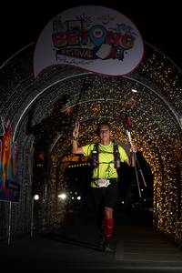 BIB: 100, 
                            <button type="button" onclick="openModal(21782338)" class="btn btn-primary btn-sm float-right btn-popup" data-toggle="modal" data-target=".modal-high-quality">
                        <i class="fas fa-shopping-cart"></i> Add to Cart
                    </button>
                                            <button type="button" onclick="isThisMe(21782338, true)" class="btn btn-success btn-sm float-right btn-popup btn-isme hidden" data-toggle="tooltip" data-placement="bottom" title="นี่คือรูปของคุณใช่ไหม คลิกที่นี่เพื่อเอาเข้าอัลบั้ม">
                        <i class="fas fa-plus"></i> Add to album
                    </button>
                    <button type="button" onclick="isThisMe(21782338, false)" class="btn btn-warning btn-sm float-right btn-popup btn-isnotme hidden">
                        <i class="fas fa-ban"></i> Remove from album
                    </button>