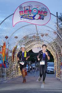 BIB: 4050, 5585
                            <button type="button" onclick="openModal(21781120)" class="btn btn-primary btn-sm float-right btn-popup" data-toggle="modal" data-target=".modal-high-quality">
                        <i class="fas fa-shopping-cart"></i> Add to Cart
                    </button>
                                            <button type="button" onclick="isThisMe(21781120, true)" class="btn btn-success btn-sm float-right btn-popup btn-isme hidden" data-toggle="tooltip" data-placement="bottom" title="นี่คือรูปของคุณใช่ไหม คลิกที่นี่เพื่อเอาเข้าอัลบั้ม">
                        <i class="fas fa-plus"></i> Add to album
                    </button>
                    <button type="button" onclick="isThisMe(21781120, false)" class="btn btn-warning btn-sm float-right btn-popup btn-isnotme hidden">
                        <i class="fas fa-ban"></i> Remove from album
                    </button>