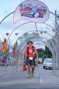 BIB: 5146
                            <button type="button" onclick="openModal(21780938)" class="btn btn-primary btn-sm float-right btn-popup" data-toggle="modal" data-target=".modal-high-quality">
                        <i class="fas fa-shopping-cart"></i> Add to Cart
                    </button>
                                            <button type="button" onclick="isThisMe(21780938, true)" class="btn btn-success btn-sm float-right btn-popup btn-isme hidden" data-toggle="tooltip" data-placement="bottom" title="นี่คือรูปของคุณใช่ไหม คลิกที่นี่เพื่อเอาเข้าอัลบั้ม">
                        <i class="fas fa-plus"></i> Add to album
                    </button>
                    <button type="button" onclick="isThisMe(21780938, false)" class="btn btn-warning btn-sm float-right btn-popup btn-isnotme hidden">
                        <i class="fas fa-ban"></i> Remove from album
                    </button>