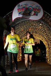 BIB: 50110, 50109
                            <button type="button" onclick="openModal(21778433)" class="btn btn-primary btn-sm float-right btn-popup" data-toggle="modal" data-target=".modal-high-quality">
                        <i class="fas fa-shopping-cart"></i> Add to Cart
                    </button>
                                            <button type="button" onclick="isThisMe(21778433, true)" class="btn btn-success btn-sm float-right btn-popup btn-isme hidden" data-toggle="tooltip" data-placement="bottom" title="นี่คือรูปของคุณใช่ไหม คลิกที่นี่เพื่อเอาเข้าอัลบั้ม">
                        <i class="fas fa-plus"></i> Add to album
                    </button>
                    <button type="button" onclick="isThisMe(21778433, false)" class="btn btn-warning btn-sm float-right btn-popup btn-isnotme hidden">
                        <i class="fas fa-ban"></i> Remove from album
                    </button>