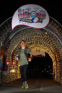 BIB: 400
                            <button type="button" onclick="openModal(21781710)" class="btn btn-primary btn-sm float-right btn-popup" data-toggle="modal" data-target=".modal-high-quality">
                        <i class="fas fa-shopping-cart"></i> Add to Cart
                    </button>
                                            <button type="button" onclick="isThisMe(21781710, true)" class="btn btn-success btn-sm float-right btn-popup btn-isme hidden" data-toggle="tooltip" data-placement="bottom" title="นี่คือรูปของคุณใช่ไหม คลิกที่นี่เพื่อเอาเข้าอัลบั้ม">
                        <i class="fas fa-plus"></i> Add to album
                    </button>
                    <button type="button" onclick="isThisMe(21781710, false)" class="btn btn-warning btn-sm float-right btn-popup btn-isnotme hidden">
                        <i class="fas fa-ban"></i> Remove from album
                    </button>