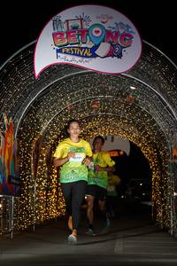 BIB: 30191
                            <button type="button" onclick="openModal(21782120)" class="btn btn-primary btn-sm float-right btn-popup" data-toggle="modal" data-target=".modal-high-quality">
                        <i class="fas fa-shopping-cart"></i> Add to Cart
                    </button>
                                            <button type="button" onclick="isThisMe(21782120, true)" class="btn btn-success btn-sm float-right btn-popup btn-isme hidden" data-toggle="tooltip" data-placement="bottom" title="นี่คือรูปของคุณใช่ไหม คลิกที่นี่เพื่อเอาเข้าอัลบั้ม">
                        <i class="fas fa-plus"></i> Add to album
                    </button>
                    <button type="button" onclick="isThisMe(21782120, false)" class="btn btn-warning btn-sm float-right btn-popup btn-isnotme hidden">
                        <i class="fas fa-ban"></i> Remove from album
                    </button>