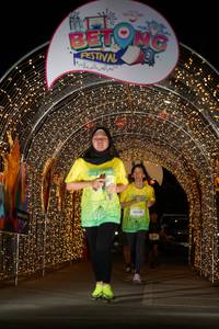 BIB: 60033
                            <button type="button" onclick="openModal(21778160)" class="btn btn-primary btn-sm float-right btn-popup" data-toggle="modal" data-target=".modal-high-quality">
                        <i class="fas fa-shopping-cart"></i> Add to Cart
                    </button>
                                            <button type="button" onclick="isThisMe(21778160, true)" class="btn btn-success btn-sm float-right btn-popup btn-isme hidden" data-toggle="tooltip" data-placement="bottom" title="นี่คือรูปของคุณใช่ไหม คลิกที่นี่เพื่อเอาเข้าอัลบั้ม">
                        <i class="fas fa-plus"></i> Add to album
                    </button>
                    <button type="button" onclick="isThisMe(21778160, false)" class="btn btn-warning btn-sm float-right btn-popup btn-isnotme hidden">
                        <i class="fas fa-ban"></i> Remove from album
                    </button>