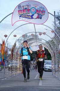 BIB: 100, 53118
                            <button type="button" onclick="openModal(21780915)" class="btn btn-primary btn-sm float-right btn-popup" data-toggle="modal" data-target=".modal-high-quality">
                        <i class="fas fa-shopping-cart"></i> Add to Cart
                    </button>
                                            <button type="button" onclick="isThisMe(21780915, true)" class="btn btn-success btn-sm float-right btn-popup btn-isme hidden" data-toggle="tooltip" data-placement="bottom" title="นี่คือรูปของคุณใช่ไหม คลิกที่นี่เพื่อเอาเข้าอัลบั้ม">
                        <i class="fas fa-plus"></i> Add to album
                    </button>
                    <button type="button" onclick="isThisMe(21780915, false)" class="btn btn-warning btn-sm float-right btn-popup btn-isnotme hidden">
                        <i class="fas fa-ban"></i> Remove from album
                    </button>