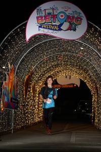 BIB: 962
                            <button type="button" onclick="openModal(21781895)" class="btn btn-primary btn-sm float-right btn-popup" data-toggle="modal" data-target=".modal-high-quality">
                        <i class="fas fa-shopping-cart"></i> Add to Cart
                    </button>
                                            <button type="button" onclick="isThisMe(21781895, true)" class="btn btn-success btn-sm float-right btn-popup btn-isme hidden" data-toggle="tooltip" data-placement="bottom" title="นี่คือรูปของคุณใช่ไหม คลิกที่นี่เพื่อเอาเข้าอัลบั้ม">
                        <i class="fas fa-plus"></i> Add to album
                    </button>
                    <button type="button" onclick="isThisMe(21781895, false)" class="btn btn-warning btn-sm float-right btn-popup btn-isnotme hidden">
                        <i class="fas fa-ban"></i> Remove from album
                    </button>