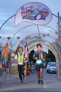 BIB: 5086
                            <button type="button" onclick="openModal(21781083)" class="btn btn-primary btn-sm float-right btn-popup" data-toggle="modal" data-target=".modal-high-quality">
                        <i class="fas fa-shopping-cart"></i> Add to Cart
                    </button>
                                            <button type="button" onclick="isThisMe(21781083, true)" class="btn btn-success btn-sm float-right btn-popup btn-isme hidden" data-toggle="tooltip" data-placement="bottom" title="นี่คือรูปของคุณใช่ไหม คลิกที่นี่เพื่อเอาเข้าอัลบั้ม">
                        <i class="fas fa-plus"></i> Add to album
                    </button>
                    <button type="button" onclick="isThisMe(21781083, false)" class="btn btn-warning btn-sm float-right btn-popup btn-isnotme hidden">
                        <i class="fas fa-ban"></i> Remove from album
                    </button>