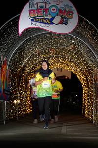 BIB: 505, 50072
                            <button type="button" onclick="openModal(21777601)" class="btn btn-primary btn-sm float-right btn-popup" data-toggle="modal" data-target=".modal-high-quality">
                        <i class="fas fa-shopping-cart"></i> Add to Cart
                    </button>
                                            <button type="button" onclick="isThisMe(21777601, true)" class="btn btn-success btn-sm float-right btn-popup btn-isme hidden" data-toggle="tooltip" data-placement="bottom" title="นี่คือรูปของคุณใช่ไหม คลิกที่นี่เพื่อเอาเข้าอัลบั้ม">
                        <i class="fas fa-plus"></i> Add to album
                    </button>
                    <button type="button" onclick="isThisMe(21777601, false)" class="btn btn-warning btn-sm float-right btn-popup btn-isnotme hidden">
                        <i class="fas fa-ban"></i> Remove from album
                    </button>