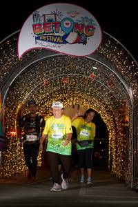 BIB: 5183, 60041, 59340
                            <button type="button" onclick="openModal(21779282)" class="btn btn-primary btn-sm float-right btn-popup" data-toggle="modal" data-target=".modal-high-quality">
                        <i class="fas fa-shopping-cart"></i> Add to Cart
                    </button>
                                            <button type="button" onclick="isThisMe(21779282, true)" class="btn btn-success btn-sm float-right btn-popup btn-isme hidden" data-toggle="tooltip" data-placement="bottom" title="นี่คือรูปของคุณใช่ไหม คลิกที่นี่เพื่อเอาเข้าอัลบั้ม">
                        <i class="fas fa-plus"></i> Add to album
                    </button>
                    <button type="button" onclick="isThisMe(21779282, false)" class="btn btn-warning btn-sm float-right btn-popup btn-isnotme hidden">
                        <i class="fas fa-ban"></i> Remove from album
                    </button>