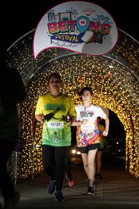 BIB: 50227, 50600
                            <button type="button" onclick="openModal(21778432)" class="btn btn-primary btn-sm float-right btn-popup" data-toggle="modal" data-target=".modal-high-quality">
                        <i class="fas fa-shopping-cart"></i> Add to Cart
                    </button>
                                            <button type="button" onclick="isThisMe(21778432, true)" class="btn btn-success btn-sm float-right btn-popup btn-isme hidden" data-toggle="tooltip" data-placement="bottom" title="นี่คือรูปของคุณใช่ไหม คลิกที่นี่เพื่อเอาเข้าอัลบั้ม">
                        <i class="fas fa-plus"></i> Add to album
                    </button>
                    <button type="button" onclick="isThisMe(21778432, false)" class="btn btn-warning btn-sm float-right btn-popup btn-isnotme hidden">
                        <i class="fas fa-ban"></i> Remove from album
                    </button>