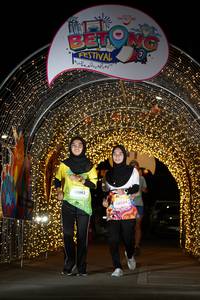 BIB: 30042, 50534
                            <button type="button" onclick="openModal(21778272)" class="btn btn-primary btn-sm float-right btn-popup" data-toggle="modal" data-target=".modal-high-quality">
                        <i class="fas fa-shopping-cart"></i> Add to Cart
                    </button>
                                            <button type="button" onclick="isThisMe(21778272, true)" class="btn btn-success btn-sm float-right btn-popup btn-isme hidden" data-toggle="tooltip" data-placement="bottom" title="นี่คือรูปของคุณใช่ไหม คลิกที่นี่เพื่อเอาเข้าอัลบั้ม">
                        <i class="fas fa-plus"></i> Add to album
                    </button>
                    <button type="button" onclick="isThisMe(21778272, false)" class="btn btn-warning btn-sm float-right btn-popup btn-isnotme hidden">
                        <i class="fas fa-ban"></i> Remove from album
                    </button>