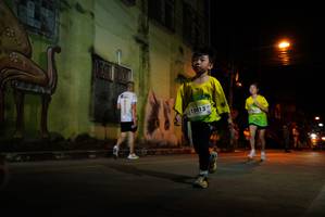 BIB: 10013
                            <button type="button" onclick="openModal(21787391)" class="btn btn-primary btn-sm float-right btn-popup" data-toggle="modal" data-target=".modal-high-quality">
                        <i class="fas fa-shopping-cart"></i> Add to Cart
                    </button>
                                            <button type="button" onclick="isThisMe(21787391, true)" class="btn btn-success btn-sm float-right btn-popup btn-isme hidden" data-toggle="tooltip" data-placement="bottom" title="นี่คือรูปของคุณใช่ไหม คลิกที่นี่เพื่อเอาเข้าอัลบั้ม">
                        <i class="fas fa-plus"></i> Add to album
                    </button>
                    <button type="button" onclick="isThisMe(21787391, false)" class="btn btn-warning btn-sm float-right btn-popup btn-isnotme hidden">
                        <i class="fas fa-ban"></i> Remove from album
                    </button>