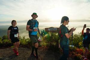 BIB: 239
                            <button type="button" onclick="openModal(21886536)" class="btn btn-primary btn-sm float-right btn-popup" data-toggle="modal" data-target=".modal-high-quality">
                        <i class="fas fa-shopping-cart"></i> Add to Cart
                    </button>
                                            <button type="button" onclick="isThisMe(21886536, true)" class="btn btn-success btn-sm float-right btn-popup btn-isme hidden" data-toggle="tooltip" data-placement="bottom" title="นี่คือรูปของคุณใช่ไหม คลิกที่นี่เพื่อเอาเข้าอัลบั้ม">
                        <i class="fas fa-plus"></i> Add to album
                    </button>
                    <button type="button" onclick="isThisMe(21886536, false)" class="btn btn-warning btn-sm float-right btn-popup btn-isnotme hidden">
                        <i class="fas fa-ban"></i> Remove from album
                    </button>