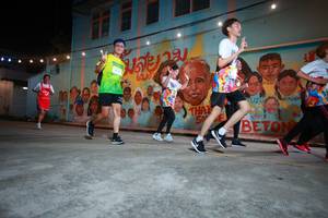 BIB: 62629
                            <button type="button" onclick="openModal(21754033)" class="btn btn-primary btn-sm float-right btn-popup" data-toggle="modal" data-target=".modal-high-quality">
                        <i class="fas fa-shopping-cart"></i> Add to Cart
                    </button>
                                            <button type="button" onclick="isThisMe(21754033, true)" class="btn btn-success btn-sm float-right btn-popup btn-isme hidden" data-toggle="tooltip" data-placement="bottom" title="นี่คือรูปของคุณใช่ไหม คลิกที่นี่เพื่อเอาเข้าอัลบั้ม">
                        <i class="fas fa-plus"></i> Add to album
                    </button>
                    <button type="button" onclick="isThisMe(21754033, false)" class="btn btn-warning btn-sm float-right btn-popup btn-isnotme hidden">
                        <i class="fas fa-ban"></i> Remove from album
                    </button>