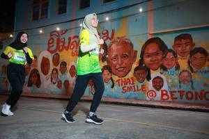 BIB: 90046
                            <button type="button" onclick="openModal(21759038)" class="btn btn-primary btn-sm float-right btn-popup" data-toggle="modal" data-target=".modal-high-quality">
                        <i class="fas fa-shopping-cart"></i> Add to Cart
                    </button>
                                            <button type="button" onclick="isThisMe(21759038, true)" class="btn btn-success btn-sm float-right btn-popup btn-isme hidden" data-toggle="tooltip" data-placement="bottom" title="นี่คือรูปของคุณใช่ไหม คลิกที่นี่เพื่อเอาเข้าอัลบั้ม">
                        <i class="fas fa-plus"></i> Add to album
                    </button>
                    <button type="button" onclick="isThisMe(21759038, false)" class="btn btn-warning btn-sm float-right btn-popup btn-isnotme hidden">
                        <i class="fas fa-ban"></i> Remove from album
                    </button>