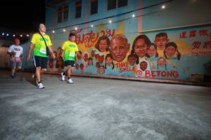 BIB: 4000, 2009
                            <button type="button" onclick="openModal(21757034)" class="btn btn-primary btn-sm float-right btn-popup" data-toggle="modal" data-target=".modal-high-quality">
                        <i class="fas fa-shopping-cart"></i> Add to Cart
                    </button>
                                            <button type="button" onclick="isThisMe(21757034, true)" class="btn btn-success btn-sm float-right btn-popup btn-isme hidden" data-toggle="tooltip" data-placement="bottom" title="นี่คือรูปของคุณใช่ไหม คลิกที่นี่เพื่อเอาเข้าอัลบั้ม">
                        <i class="fas fa-plus"></i> Add to album
                    </button>
                    <button type="button" onclick="isThisMe(21757034, false)" class="btn btn-warning btn-sm float-right btn-popup btn-isnotme hidden">
                        <i class="fas fa-ban"></i> Remove from album
                    </button>