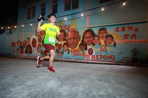 BIB: 3002, 282
                            <button type="button" onclick="openModal(21752885)" class="btn btn-primary btn-sm float-right btn-popup" data-toggle="modal" data-target=".modal-high-quality">
                        <i class="fas fa-shopping-cart"></i> Add to Cart
                    </button>
                                            <button type="button" onclick="isThisMe(21752885, true)" class="btn btn-success btn-sm float-right btn-popup btn-isme hidden" data-toggle="tooltip" data-placement="bottom" title="นี่คือรูปของคุณใช่ไหม คลิกที่นี่เพื่อเอาเข้าอัลบั้ม">
                        <i class="fas fa-plus"></i> Add to album
                    </button>
                    <button type="button" onclick="isThisMe(21752885, false)" class="btn btn-warning btn-sm float-right btn-popup btn-isnotme hidden">
                        <i class="fas fa-ban"></i> Remove from album
                    </button>