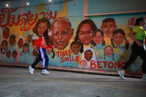 BIB: 2017
                            <button type="button" onclick="openModal(21755555)" class="btn btn-primary btn-sm float-right btn-popup" data-toggle="modal" data-target=".modal-high-quality">
                        <i class="fas fa-shopping-cart"></i> Add to Cart
                    </button>
                                            <button type="button" onclick="isThisMe(21755555, true)" class="btn btn-success btn-sm float-right btn-popup btn-isme hidden" data-toggle="tooltip" data-placement="bottom" title="นี่คือรูปของคุณใช่ไหม คลิกที่นี่เพื่อเอาเข้าอัลบั้ม">
                        <i class="fas fa-plus"></i> Add to album
                    </button>
                    <button type="button" onclick="isThisMe(21755555, false)" class="btn btn-warning btn-sm float-right btn-popup btn-isnotme hidden">
                        <i class="fas fa-ban"></i> Remove from album
                    </button>