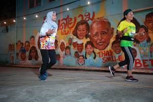 BIB: 6209, 500
                            <button type="button" onclick="openModal(21756403)" class="btn btn-primary btn-sm float-right btn-popup" data-toggle="modal" data-target=".modal-high-quality">
                        <i class="fas fa-shopping-cart"></i> Add to Cart
                    </button>
                                            <button type="button" onclick="isThisMe(21756403, true)" class="btn btn-success btn-sm float-right btn-popup btn-isme hidden" data-toggle="tooltip" data-placement="bottom" title="นี่คือรูปของคุณใช่ไหม คลิกที่นี่เพื่อเอาเข้าอัลบั้ม">
                        <i class="fas fa-plus"></i> Add to album
                    </button>
                    <button type="button" onclick="isThisMe(21756403, false)" class="btn btn-warning btn-sm float-right btn-popup btn-isnotme hidden">
                        <i class="fas fa-ban"></i> Remove from album
                    </button>