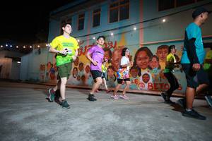 BIB: 221
                            <button type="button" onclick="openModal(21756980)" class="btn btn-primary btn-sm float-right btn-popup" data-toggle="modal" data-target=".modal-high-quality">
                        <i class="fas fa-shopping-cart"></i> Add to Cart
                    </button>
                                            <button type="button" onclick="isThisMe(21756980, true)" class="btn btn-success btn-sm float-right btn-popup btn-isme hidden" data-toggle="tooltip" data-placement="bottom" title="นี่คือรูปของคุณใช่ไหม คลิกที่นี่เพื่อเอาเข้าอัลบั้ม">
                        <i class="fas fa-plus"></i> Add to album
                    </button>
                    <button type="button" onclick="isThisMe(21756980, false)" class="btn btn-warning btn-sm float-right btn-popup btn-isnotme hidden">
                        <i class="fas fa-ban"></i> Remove from album
                    </button>