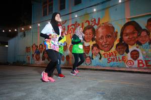 BIB: 151221
                            <button type="button" onclick="openModal(21755329)" class="btn btn-primary btn-sm float-right btn-popup" data-toggle="modal" data-target=".modal-high-quality">
                        <i class="fas fa-shopping-cart"></i> Add to Cart
                    </button>
                                            <button type="button" onclick="isThisMe(21755329, true)" class="btn btn-success btn-sm float-right btn-popup btn-isme hidden" data-toggle="tooltip" data-placement="bottom" title="นี่คือรูปของคุณใช่ไหม คลิกที่นี่เพื่อเอาเข้าอัลบั้ม">
                        <i class="fas fa-plus"></i> Add to album
                    </button>
                    <button type="button" onclick="isThisMe(21755329, false)" class="btn btn-warning btn-sm float-right btn-popup btn-isnotme hidden">
                        <i class="fas fa-ban"></i> Remove from album
                    </button>