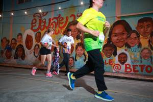 BIB: 200
                            <button type="button" onclick="openModal(21759110)" class="btn btn-primary btn-sm float-right btn-popup" data-toggle="modal" data-target=".modal-high-quality">
                        <i class="fas fa-shopping-cart"></i> Add to Cart
                    </button>
                                            <button type="button" onclick="isThisMe(21759110, true)" class="btn btn-success btn-sm float-right btn-popup btn-isme hidden" data-toggle="tooltip" data-placement="bottom" title="นี่คือรูปของคุณใช่ไหม คลิกที่นี่เพื่อเอาเข้าอัลบั้ม">
                        <i class="fas fa-plus"></i> Add to album
                    </button>
                    <button type="button" onclick="isThisMe(21759110, false)" class="btn btn-warning btn-sm float-right btn-popup btn-isnotme hidden">
                        <i class="fas fa-ban"></i> Remove from album
                    </button>