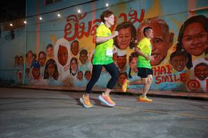 BIB: 201
                            <button type="button" onclick="openModal(21752690)" class="btn btn-primary btn-sm float-right btn-popup" data-toggle="modal" data-target=".modal-high-quality">
                        <i class="fas fa-shopping-cart"></i> Add to Cart
                    </button>
                                            <button type="button" onclick="isThisMe(21752690, true)" class="btn btn-success btn-sm float-right btn-popup btn-isme hidden" data-toggle="tooltip" data-placement="bottom" title="นี่คือรูปของคุณใช่ไหม คลิกที่นี่เพื่อเอาเข้าอัลบั้ม">
                        <i class="fas fa-plus"></i> Add to album
                    </button>
                    <button type="button" onclick="isThisMe(21752690, false)" class="btn btn-warning btn-sm float-right btn-popup btn-isnotme hidden">
                        <i class="fas fa-ban"></i> Remove from album
                    </button>