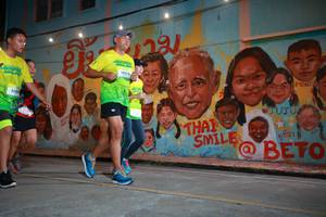 BIB: 500, 1291, 10112
                            <button type="button" onclick="openModal(21755249)" class="btn btn-primary btn-sm float-right btn-popup" data-toggle="modal" data-target=".modal-high-quality">
                        <i class="fas fa-shopping-cart"></i> Add to Cart
                    </button>
                                            <button type="button" onclick="isThisMe(21755249, true)" class="btn btn-success btn-sm float-right btn-popup btn-isme hidden" data-toggle="tooltip" data-placement="bottom" title="นี่คือรูปของคุณใช่ไหม คลิกที่นี่เพื่อเอาเข้าอัลบั้ม">
                        <i class="fas fa-plus"></i> Add to album
                    </button>
                    <button type="button" onclick="isThisMe(21755249, false)" class="btn btn-warning btn-sm float-right btn-popup btn-isnotme hidden">
                        <i class="fas fa-ban"></i> Remove from album
                    </button>