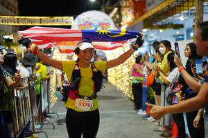 BIB: 5570
                            <button type="button" onclick="openModal(21830018)" class="btn btn-primary btn-sm float-right btn-popup" data-toggle="modal" data-target=".modal-high-quality">
                        <i class="fas fa-shopping-cart"></i> Add to Cart
                    </button>
                                            <button type="button" onclick="isThisMe(21830018, true)" class="btn btn-success btn-sm float-right btn-popup btn-isme hidden" data-toggle="tooltip" data-placement="bottom" title="นี่คือรูปของคุณใช่ไหม คลิกที่นี่เพื่อเอาเข้าอัลบั้ม">
                        <i class="fas fa-plus"></i> Add to album
                    </button>
                    <button type="button" onclick="isThisMe(21830018, false)" class="btn btn-warning btn-sm float-right btn-popup btn-isnotme hidden">
                        <i class="fas fa-ban"></i> Remove from album
                    </button>