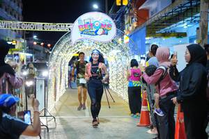 BIB: 
                            <button type="button" onclick="openModal(21830119)" class="btn btn-primary btn-sm float-right btn-popup" data-toggle="modal" data-target=".modal-high-quality">
                        <i class="fas fa-shopping-cart"></i> Add to Cart
                    </button>
                                            <button type="button" onclick="isThisMe(21830119, true)" class="btn btn-success btn-sm float-right btn-popup btn-isme hidden" data-toggle="tooltip" data-placement="bottom" title="นี่คือรูปของคุณใช่ไหม คลิกที่นี่เพื่อเอาเข้าอัลบั้ม">
                        <i class="fas fa-plus"></i> Add to album
                    </button>
                    <button type="button" onclick="isThisMe(21830119, false)" class="btn btn-warning btn-sm float-right btn-popup btn-isnotme hidden">
                        <i class="fas fa-ban"></i> Remove from album
                    </button>