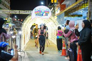 BIB: 
                            <button type="button" onclick="openModal(21830117)" class="btn btn-primary btn-sm float-right btn-popup" data-toggle="modal" data-target=".modal-high-quality">
                        <i class="fas fa-shopping-cart"></i> Add to Cart
                    </button>
                                            <button type="button" onclick="isThisMe(21830117, true)" class="btn btn-success btn-sm float-right btn-popup btn-isme hidden" data-toggle="tooltip" data-placement="bottom" title="นี่คือรูปของคุณใช่ไหม คลิกที่นี่เพื่อเอาเข้าอัลบั้ม">
                        <i class="fas fa-plus"></i> Add to album
                    </button>
                    <button type="button" onclick="isThisMe(21830117, false)" class="btn btn-warning btn-sm float-right btn-popup btn-isnotme hidden">
                        <i class="fas fa-ban"></i> Remove from album
                    </button>