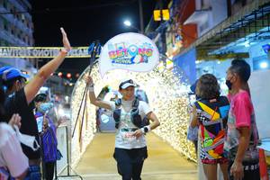 BIB: 5203
                            <button type="button" onclick="openModal(21830393)" class="btn btn-primary btn-sm float-right btn-popup" data-toggle="modal" data-target=".modal-high-quality">
                        <i class="fas fa-shopping-cart"></i> Add to Cart
                    </button>
                                            <button type="button" onclick="isThisMe(21830393, true)" class="btn btn-success btn-sm float-right btn-popup btn-isme hidden" data-toggle="tooltip" data-placement="bottom" title="นี่คือรูปของคุณใช่ไหม คลิกที่นี่เพื่อเอาเข้าอัลบั้ม">
                        <i class="fas fa-plus"></i> Add to album
                    </button>
                    <button type="button" onclick="isThisMe(21830393, false)" class="btn btn-warning btn-sm float-right btn-popup btn-isnotme hidden">
                        <i class="fas fa-ban"></i> Remove from album
                    </button>