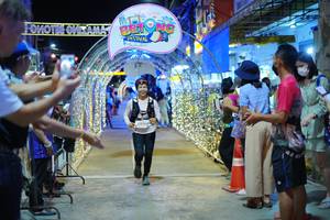 BIB: 5368
                            <button type="button" onclick="openModal(21830300)" class="btn btn-primary btn-sm float-right btn-popup" data-toggle="modal" data-target=".modal-high-quality">
                        <i class="fas fa-shopping-cart"></i> Add to Cart
                    </button>
                                            <button type="button" onclick="isThisMe(21830300, true)" class="btn btn-success btn-sm float-right btn-popup btn-isme hidden" data-toggle="tooltip" data-placement="bottom" title="นี่คือรูปของคุณใช่ไหม คลิกที่นี่เพื่อเอาเข้าอัลบั้ม">
                        <i class="fas fa-plus"></i> Add to album
                    </button>
                    <button type="button" onclick="isThisMe(21830300, false)" class="btn btn-warning btn-sm float-right btn-popup btn-isnotme hidden">
                        <i class="fas fa-ban"></i> Remove from album
                    </button>