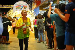 BIB: 152
                            <button type="button" onclick="openModal(21829977)" class="btn btn-primary btn-sm float-right btn-popup" data-toggle="modal" data-target=".modal-high-quality">
                        <i class="fas fa-shopping-cart"></i> Add to Cart
                    </button>
                                            <button type="button" onclick="isThisMe(21829977, true)" class="btn btn-success btn-sm float-right btn-popup btn-isme hidden" data-toggle="tooltip" data-placement="bottom" title="นี่คือรูปของคุณใช่ไหม คลิกที่นี่เพื่อเอาเข้าอัลบั้ม">
                        <i class="fas fa-plus"></i> Add to album
                    </button>
                    <button type="button" onclick="isThisMe(21829977, false)" class="btn btn-warning btn-sm float-right btn-popup btn-isnotme hidden">
                        <i class="fas fa-ban"></i> Remove from album
                    </button>