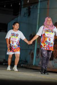 BIB: 10030, 50555
                            <button type="button" onclick="openModal(21782165)" class="btn btn-primary btn-sm float-right btn-popup" data-toggle="modal" data-target=".modal-high-quality">
                        <i class="fas fa-shopping-cart"></i> Add to Cart
                    </button>
                                            <button type="button" onclick="isThisMe(21782165, true)" class="btn btn-success btn-sm float-right btn-popup btn-isme hidden" data-toggle="tooltip" data-placement="bottom" title="นี่คือรูปของคุณใช่ไหม คลิกที่นี่เพื่อเอาเข้าอัลบั้ม">
                        <i class="fas fa-plus"></i> Add to album
                    </button>
                    <button type="button" onclick="isThisMe(21782165, false)" class="btn btn-warning btn-sm float-right btn-popup btn-isnotme hidden">
                        <i class="fas fa-ban"></i> Remove from album
                    </button>