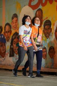 BIB: 50529
                            <button type="button" onclick="openModal(21783936)" class="btn btn-primary btn-sm float-right btn-popup" data-toggle="modal" data-target=".modal-high-quality">
                        <i class="fas fa-shopping-cart"></i> Add to Cart
                    </button>
                                            <button type="button" onclick="isThisMe(21783936, true)" class="btn btn-success btn-sm float-right btn-popup btn-isme hidden" data-toggle="tooltip" data-placement="bottom" title="นี่คือรูปของคุณใช่ไหม คลิกที่นี่เพื่อเอาเข้าอัลบั้ม">
                        <i class="fas fa-plus"></i> Add to album
                    </button>
                    <button type="button" onclick="isThisMe(21783936, false)" class="btn btn-warning btn-sm float-right btn-popup btn-isnotme hidden">
                        <i class="fas fa-ban"></i> Remove from album
                    </button>