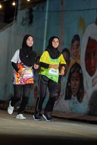 BIB: 50534, 50042
                            <button type="button" onclick="openModal(21781629)" class="btn btn-primary btn-sm float-right btn-popup" data-toggle="modal" data-target=".modal-high-quality">
                        <i class="fas fa-shopping-cart"></i> Add to Cart
                    </button>
                                            <button type="button" onclick="isThisMe(21781629, true)" class="btn btn-success btn-sm float-right btn-popup btn-isme hidden" data-toggle="tooltip" data-placement="bottom" title="นี่คือรูปของคุณใช่ไหม คลิกที่นี่เพื่อเอาเข้าอัลบั้ม">
                        <i class="fas fa-plus"></i> Add to album
                    </button>
                    <button type="button" onclick="isThisMe(21781629, false)" class="btn btn-warning btn-sm float-right btn-popup btn-isnotme hidden">
                        <i class="fas fa-ban"></i> Remove from album
                    </button>