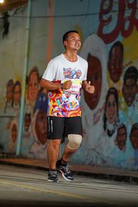 BIB: 640
                            <button type="button" onclick="openModal(21777072)" class="btn btn-primary btn-sm float-right btn-popup" data-toggle="modal" data-target=".modal-high-quality">
                        <i class="fas fa-shopping-cart"></i> Add to Cart
                    </button>
                                            <button type="button" onclick="isThisMe(21777072, true)" class="btn btn-success btn-sm float-right btn-popup btn-isme hidden" data-toggle="tooltip" data-placement="bottom" title="นี่คือรูปของคุณใช่ไหม คลิกที่นี่เพื่อเอาเข้าอัลบั้ม">
                        <i class="fas fa-plus"></i> Add to album
                    </button>
                    <button type="button" onclick="isThisMe(21777072, false)" class="btn btn-warning btn-sm float-right btn-popup btn-isnotme hidden">
                        <i class="fas fa-ban"></i> Remove from album
                    </button>