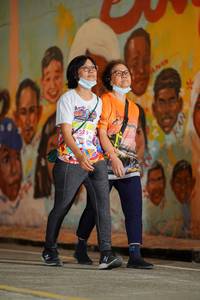 BIB: 529
                            <button type="button" onclick="openModal(21783933)" class="btn btn-primary btn-sm float-right btn-popup" data-toggle="modal" data-target=".modal-high-quality">
                        <i class="fas fa-shopping-cart"></i> Add to Cart
                    </button>
                                            <button type="button" onclick="isThisMe(21783933, true)" class="btn btn-success btn-sm float-right btn-popup btn-isme hidden" data-toggle="tooltip" data-placement="bottom" title="นี่คือรูปของคุณใช่ไหม คลิกที่นี่เพื่อเอาเข้าอัลบั้ม">
                        <i class="fas fa-plus"></i> Add to album
                    </button>
                    <button type="button" onclick="isThisMe(21783933, false)" class="btn btn-warning btn-sm float-right btn-popup btn-isnotme hidden">
                        <i class="fas fa-ban"></i> Remove from album
                    </button>