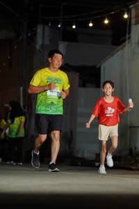 BIB: 90116
                            <button type="button" onclick="openModal(21781910)" class="btn btn-primary btn-sm float-right btn-popup" data-toggle="modal" data-target=".modal-high-quality">
                        <i class="fas fa-shopping-cart"></i> Add to Cart
                    </button>
                                            <button type="button" onclick="isThisMe(21781910, true)" class="btn btn-success btn-sm float-right btn-popup btn-isme hidden" data-toggle="tooltip" data-placement="bottom" title="นี่คือรูปของคุณใช่ไหม คลิกที่นี่เพื่อเอาเข้าอัลบั้ม">
                        <i class="fas fa-plus"></i> Add to album
                    </button>
                    <button type="button" onclick="isThisMe(21781910, false)" class="btn btn-warning btn-sm float-right btn-popup btn-isnotme hidden">
                        <i class="fas fa-ban"></i> Remove from album
                    </button>