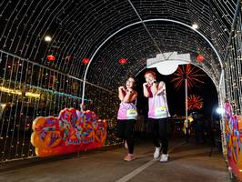 BIB: 19000
                            <button type="button" onclick="openModal(21786314)" class="btn btn-primary btn-sm float-right btn-popup" data-toggle="modal" data-target=".modal-high-quality">
                        <i class="fas fa-shopping-cart"></i> Add to Cart
                    </button>
                                            <button type="button" onclick="isThisMe(21786314, true)" class="btn btn-success btn-sm float-right btn-popup btn-isme hidden" data-toggle="tooltip" data-placement="bottom" title="นี่คือรูปของคุณใช่ไหม คลิกที่นี่เพื่อเอาเข้าอัลบั้ม">
                        <i class="fas fa-plus"></i> Add to album
                    </button>
                    <button type="button" onclick="isThisMe(21786314, false)" class="btn btn-warning btn-sm float-right btn-popup btn-isnotme hidden">
                        <i class="fas fa-ban"></i> Remove from album
                    </button>