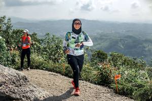 BIB: 7041
                            <button type="button" onclick="openModal(24777902)" class="btn btn-primary btn-sm float-right btn-popup" data-toggle="modal" data-target=".modal-high-quality">
                        <i class="fas fa-shopping-cart"></i> Add to Cart
                    </button>
                                            <button type="button" onclick="isThisMe(24777902, true)" class="btn btn-success btn-sm float-right btn-popup btn-isme hidden" data-toggle="tooltip" data-placement="bottom" title="นี่คือรูปของคุณใช่ไหม คลิกที่นี่เพื่อเอาเข้าอัลบั้ม">
                        <i class="fas fa-plus"></i> Add to album
                    </button>
                    <button type="button" onclick="isThisMe(24777902, false)" class="btn btn-warning btn-sm float-right btn-popup btn-isnotme hidden">
                        <i class="fas fa-ban"></i> Remove from album
                    </button>