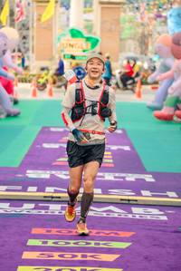 BIB: 100
                            <button type="button" onclick="openModal(24713884)" class="btn btn-primary btn-sm float-right btn-popup" data-toggle="modal" data-target=".modal-high-quality">
                        <i class="fas fa-shopping-cart"></i> Add to Cart
                    </button>
                                            <button type="button" onclick="isThisMe(24713884, true)" class="btn btn-success btn-sm float-right btn-popup btn-isme hidden" data-toggle="tooltip" data-placement="bottom" title="นี่คือรูปของคุณใช่ไหม คลิกที่นี่เพื่อเอาเข้าอัลบั้ม">
                        <i class="fas fa-plus"></i> Add to album
                    </button>
                    <button type="button" onclick="isThisMe(24713884, false)" class="btn btn-warning btn-sm float-right btn-popup btn-isnotme hidden">
                        <i class="fas fa-ban"></i> Remove from album
                    </button>