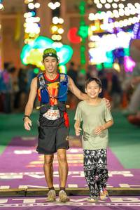 BIB: 940, 220
                            <button type="button" onclick="openModal(24716518)" class="btn btn-primary btn-sm float-right btn-popup" data-toggle="modal" data-target=".modal-high-quality">
                        <i class="fas fa-shopping-cart"></i> Add to Cart
                    </button>
                                            <button type="button" onclick="isThisMe(24716518, true)" class="btn btn-success btn-sm float-right btn-popup btn-isme hidden" data-toggle="tooltip" data-placement="bottom" title="นี่คือรูปของคุณใช่ไหม คลิกที่นี่เพื่อเอาเข้าอัลบั้ม">
                        <i class="fas fa-plus"></i> Add to album
                    </button>
                    <button type="button" onclick="isThisMe(24716518, false)" class="btn btn-warning btn-sm float-right btn-popup btn-isnotme hidden">
                        <i class="fas fa-ban"></i> Remove from album
                    </button>